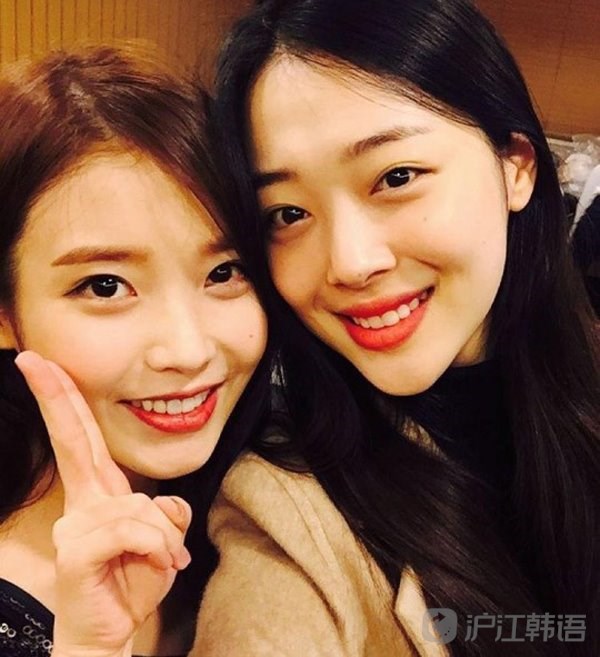 通过sbs《英雄豪杰》变亲近的iu和刘仁娜,在kbs2《最佳李顺心》中作为