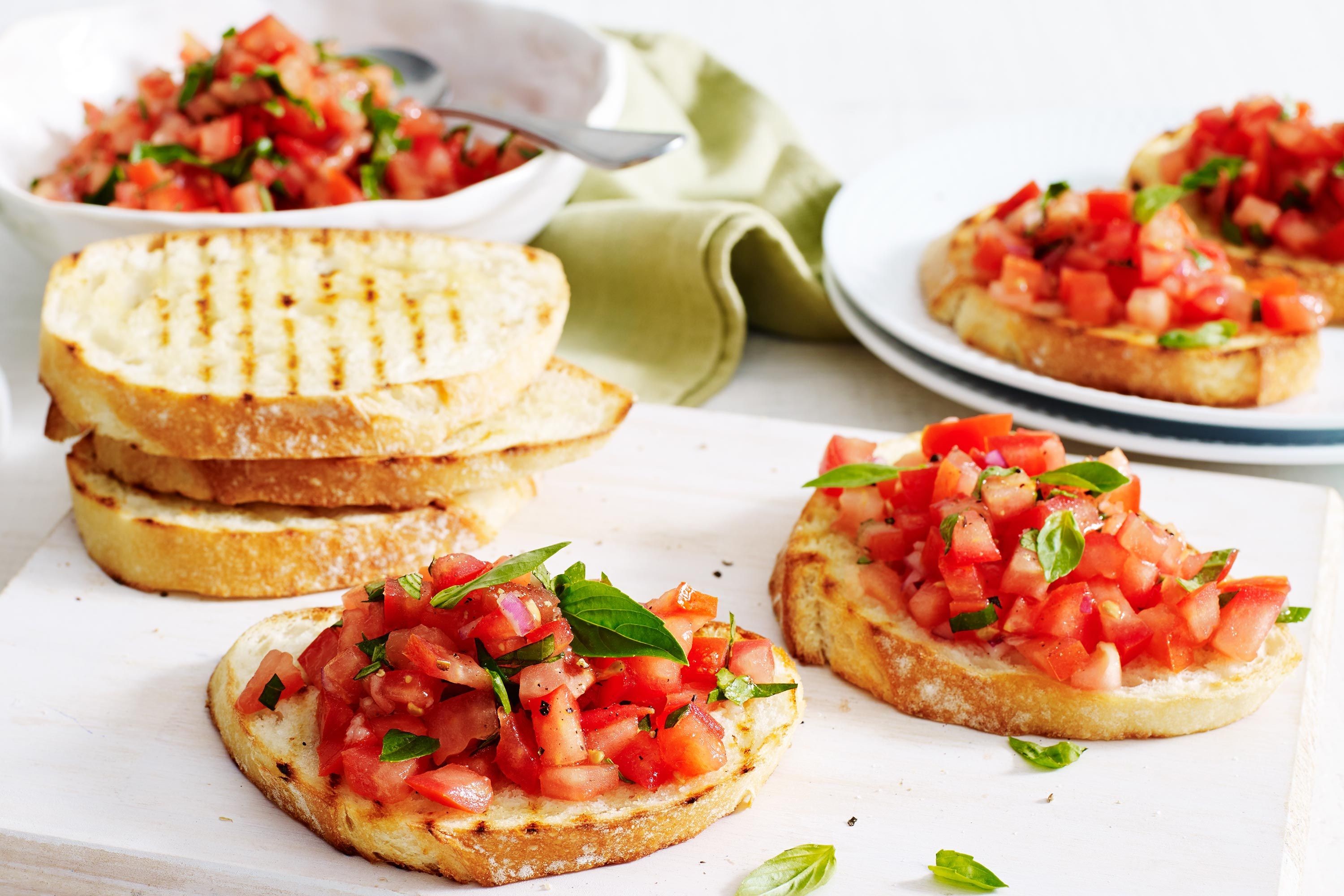 【意国料理】史上最简单又zhuangbility的餐前小点—bruschetta