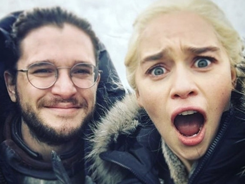 《权游》龙妈一头金色、波浪卷发竟然是假发？