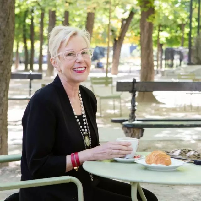 法国大妈 vs 中国大妈,不一样的标签人生