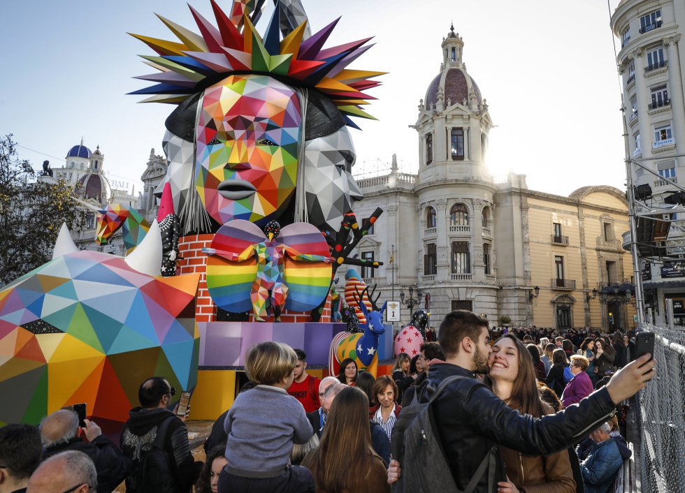 今年西班牙瓦伦西亚的法雅节有哪些令人惊艳的作品?