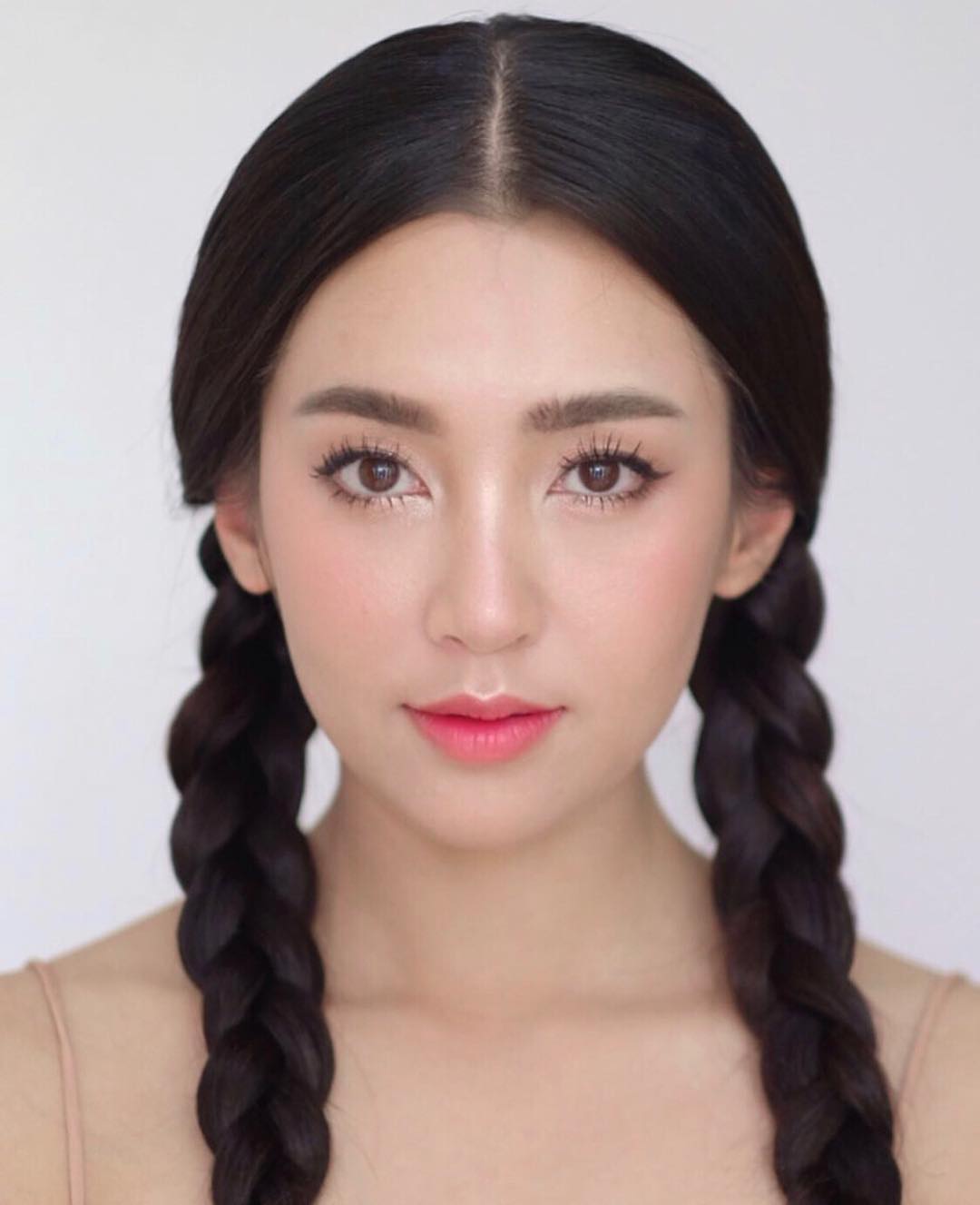 泰国短发女歌手图片