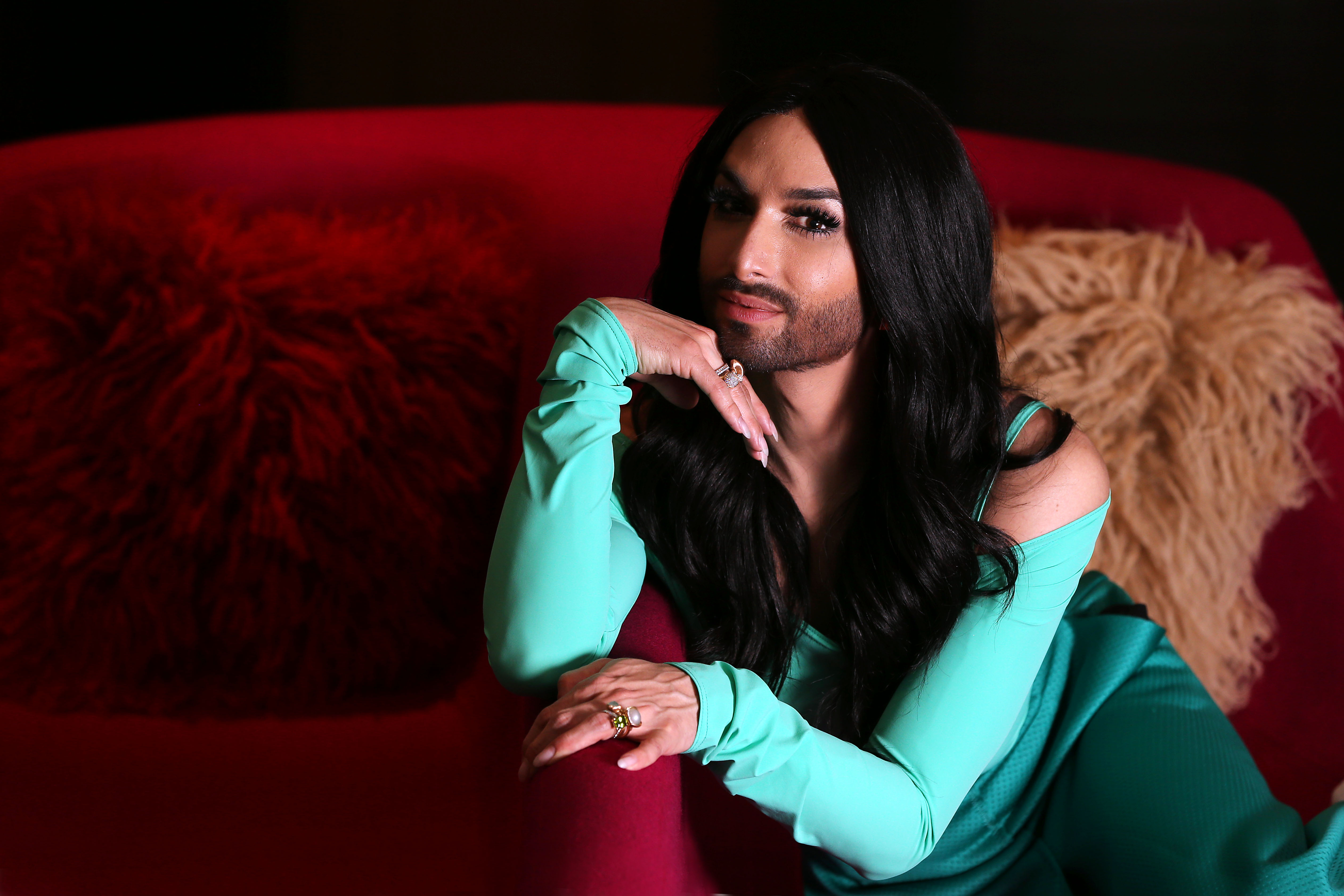 德语短讯:"胡子美女"承认感染hiv