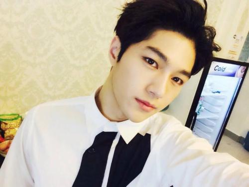 从Infinite成员L到演员金明洙的转变