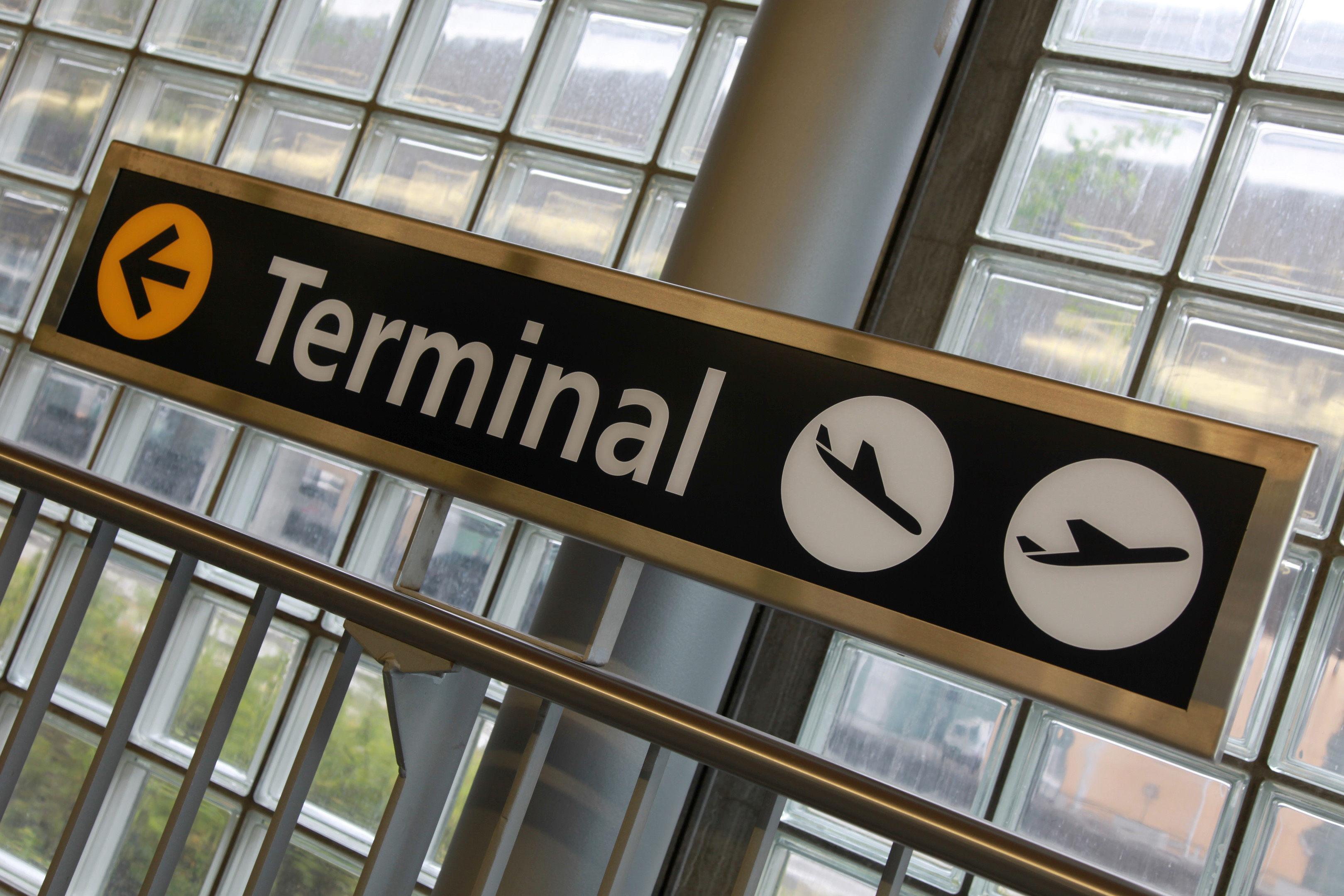 西班牙语单词terminal到底是阴性还是阳性的?