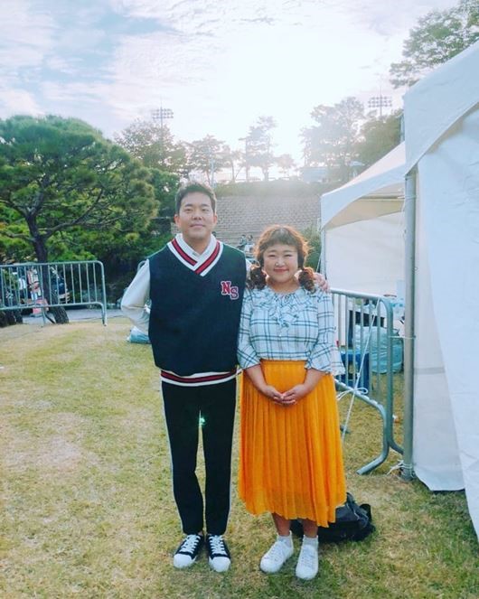 1. 鸡胸肉洪允花