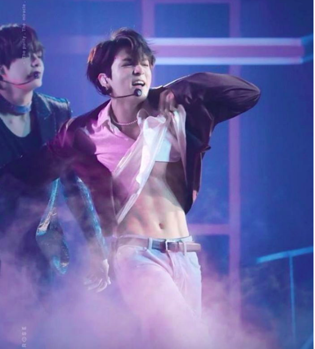 天使面庞大反转,这些男爱豆都是肌肉男