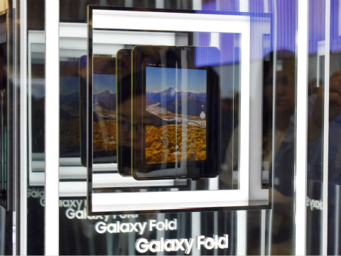 有声双语热点：三星的新手机让自家的CEO都汗颜