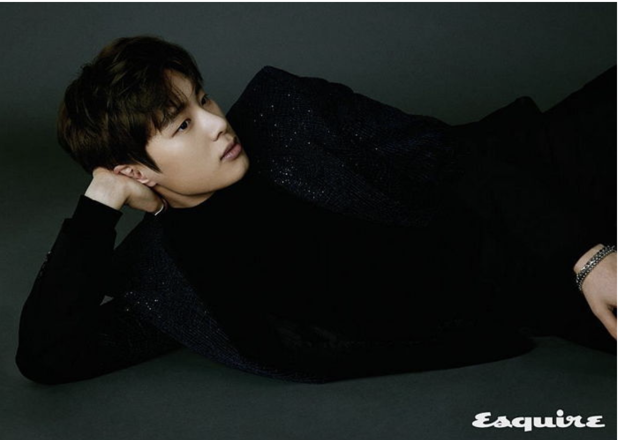 金东希梨泰院class里的呆萌小哥私下男友风十足