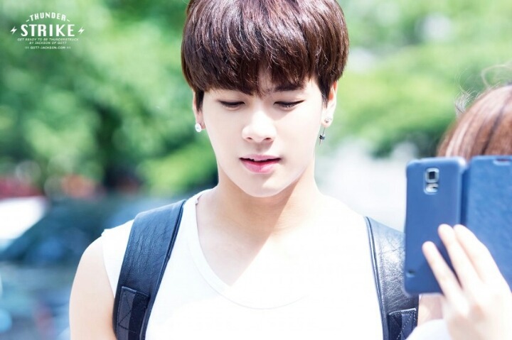 GOT7王嘉尔指责推人男，获网友称赞