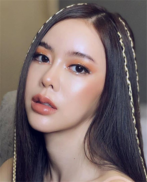 女星ice preechaya似变脸成韩式模样