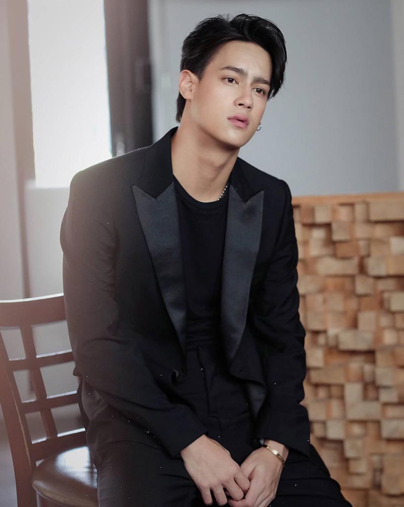 泰星ice paris的妈妈美如画 想要送妈妈豪车作为生日礼物