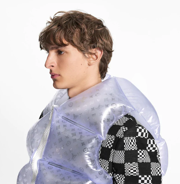 lv新款背心卖2万6还要自己打气网友对不起我不配