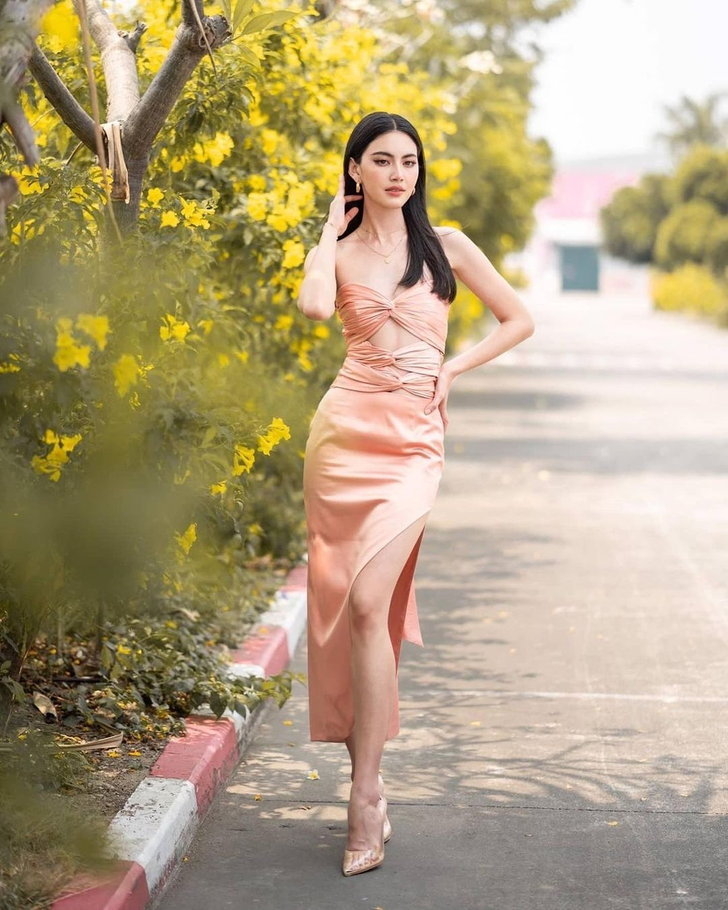 能把深v穿得如此性感并高级 非泰国这些女明星们莫属了