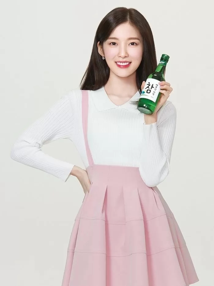 oh my girl成员崔乂园成为烧酒代言人_韩国艺人_沪江韩语