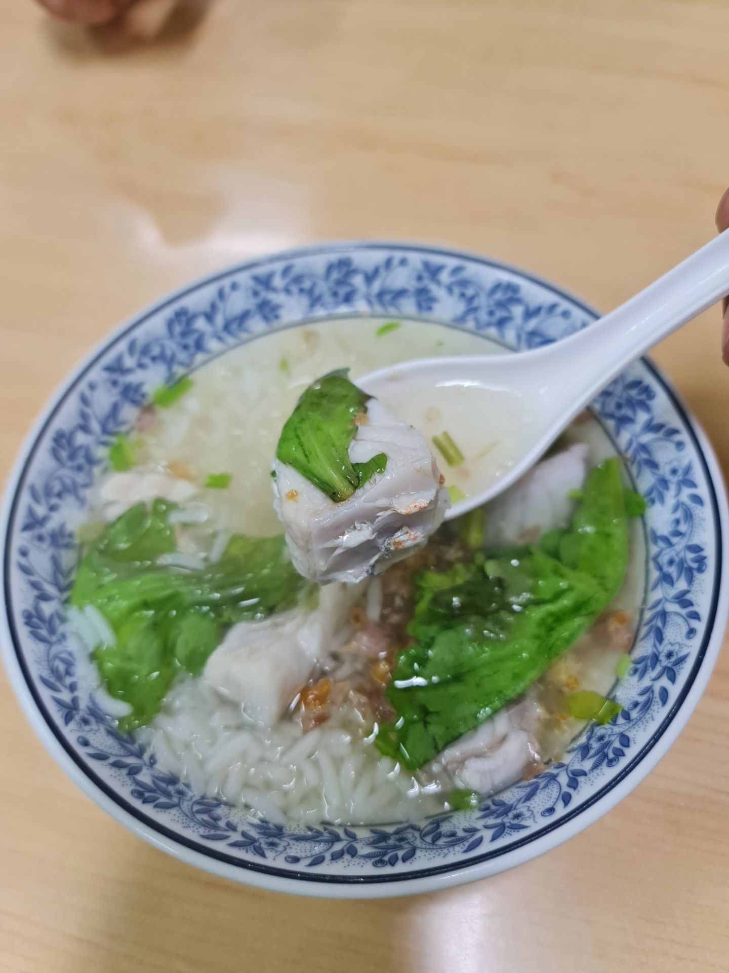 喜欢清淡养胃的小伙伴不容错过看看泰国人能把“粥”玩出什么花样_泰国美食_沪江泰语