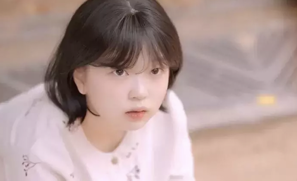 公开仅两天点击率就超过了18万次,人气非常高,同时饰演主人公允熙的