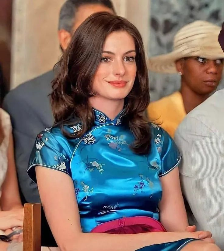 漫画英语_她是穿旗袍最美的外国女星!一颦一笑皆是韵味!_沪江英语