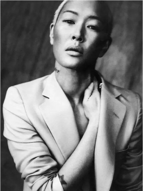 清水珍妮留小平头,浑身刺