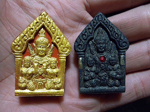 由于在泰国经营佛牌的牌商,看到泰国人民这么喜欢坤平