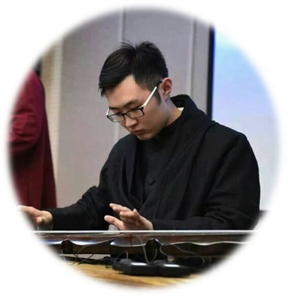 22岁起跟随扬州广陵派大师七星琴堂堂主朱正海老师学习斫琴